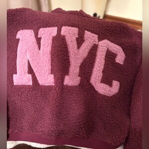 No Boundaries Maroon Sherpa Pullover with hood sz L . Pink Letters NYC